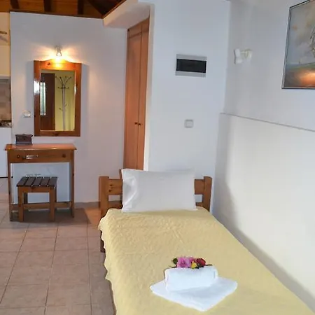 公寓 Chouchounikos *