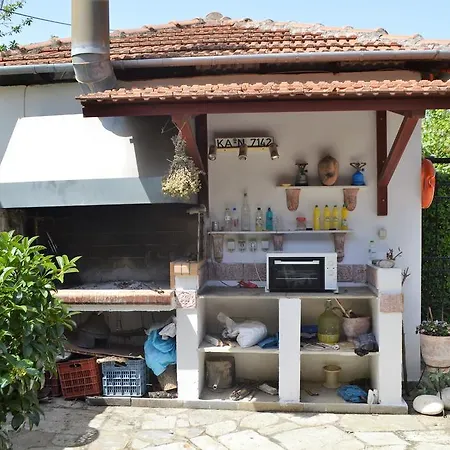 Apartment Chouchounikos *